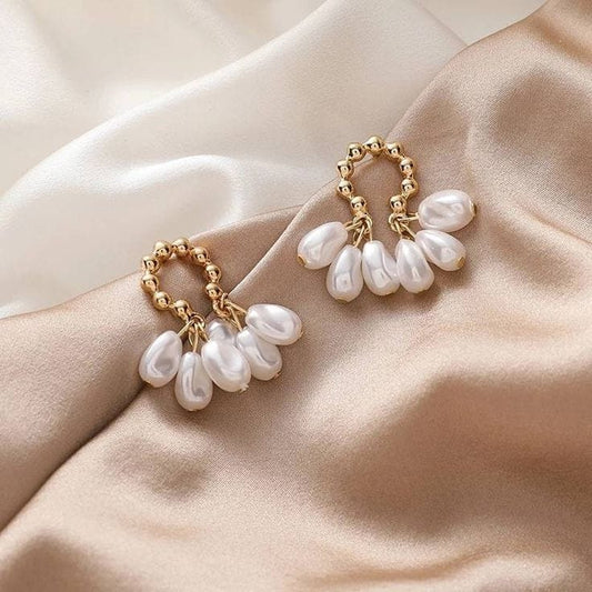 Golden Dew Pearl Cluster Earrings 🌿