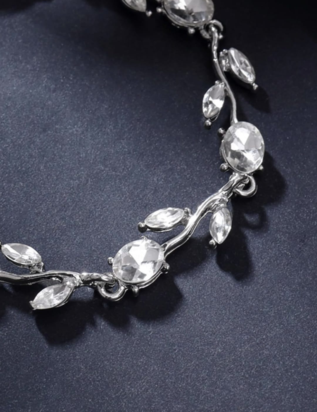 💎 Silver Whisper Vine Bracelet