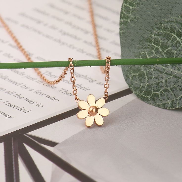 [PRE-ORDER]🌼 Gold Necklace Petite Bloom