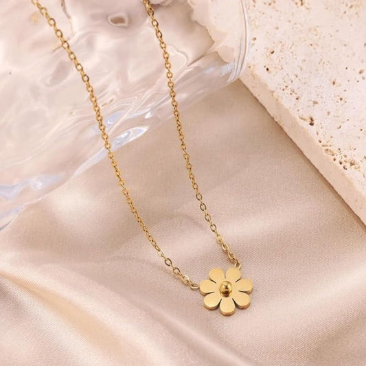 [PRE-ORDER]🌼 Petite Bloom Gold Necklace (Worn Look)