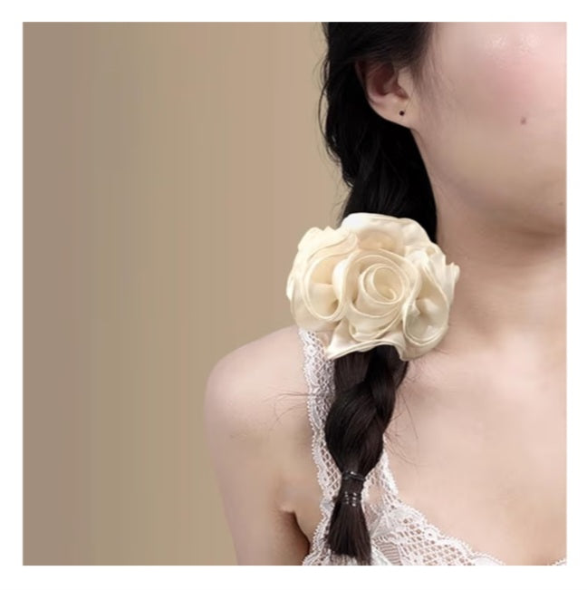 🌸 Rosé Bloom Hair Clutch