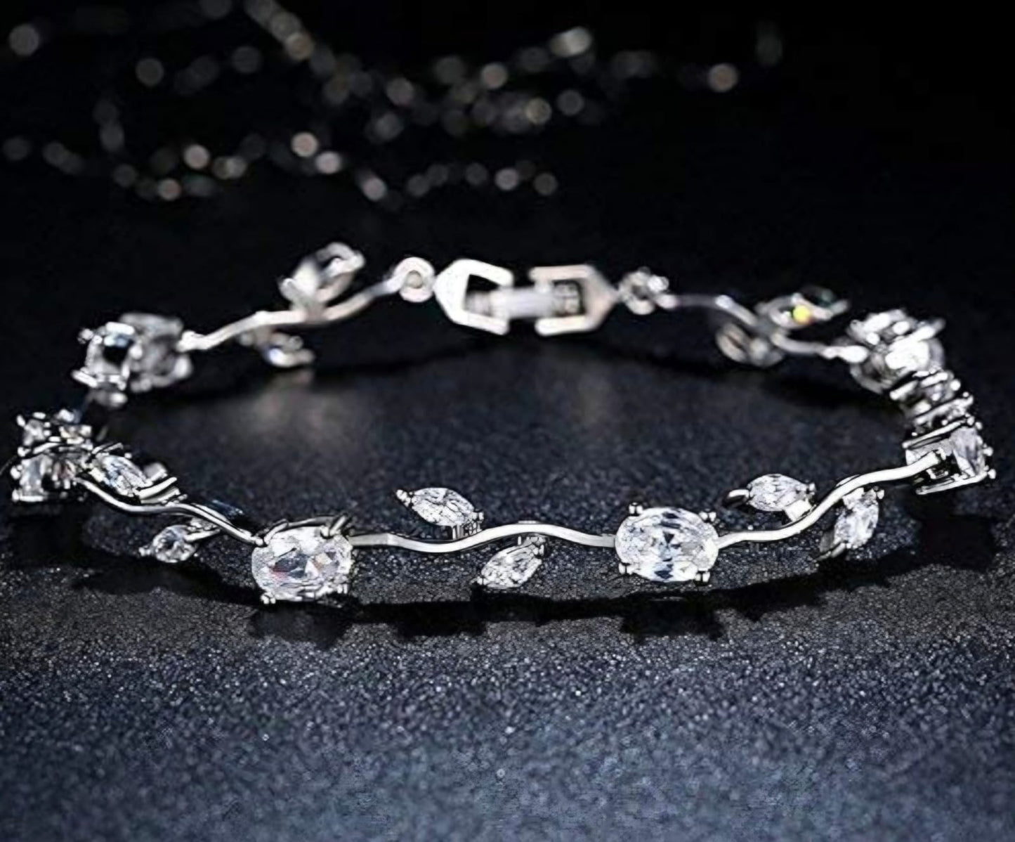 💎 Silver Whisper Vine Bracelet