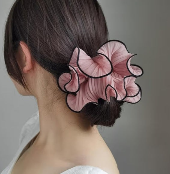 🤍 Soft Frame | Embroidered Mesh Scrunchie