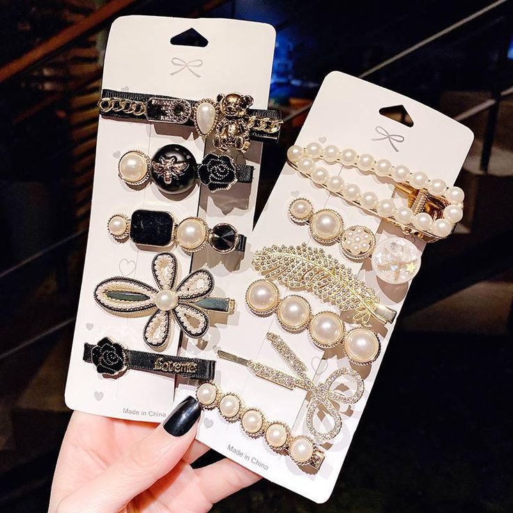 Golden Charm Clip ✨