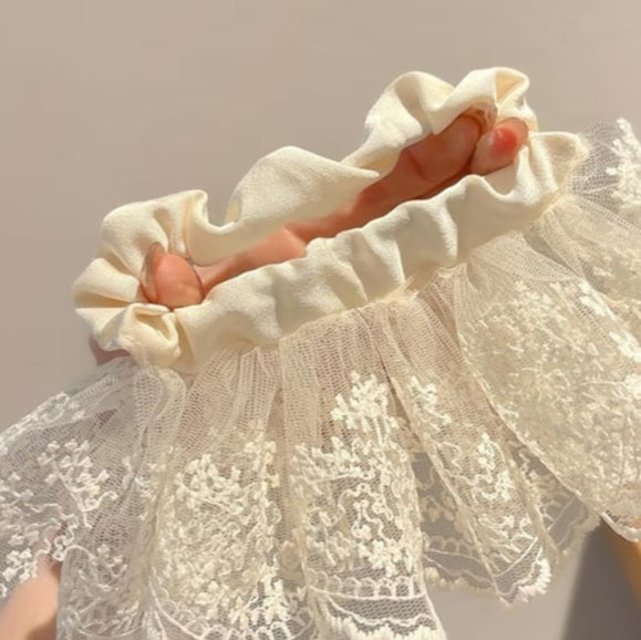 🤍🖤Lace Whisper Scrunchie