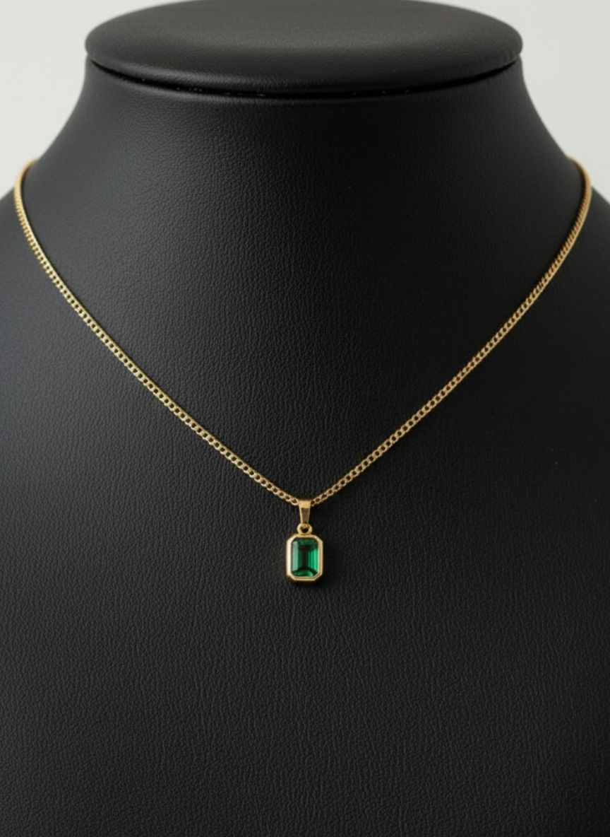 🌿 Emerald Whisper Pendant